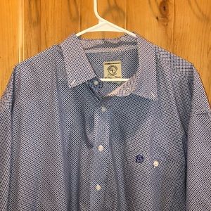 Short sleeve button down